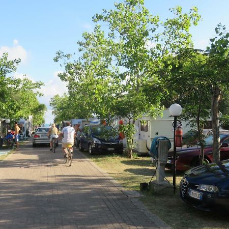 Centro Turistico La Perla Del Gargano Hotell Foce Varano Exteriör bild