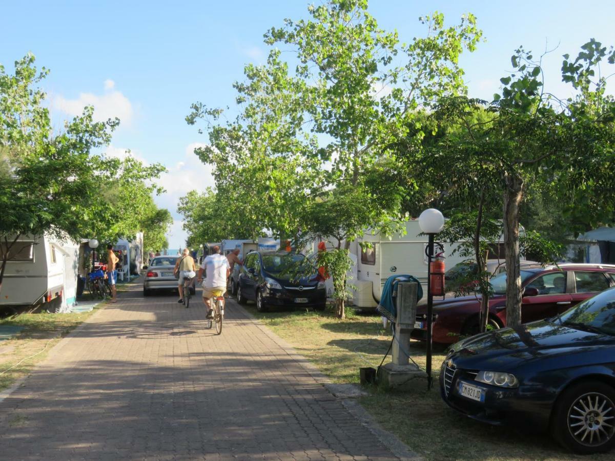 Centro Turistico La Perla Del Gargano Hotell Foce Varano Exteriör bild