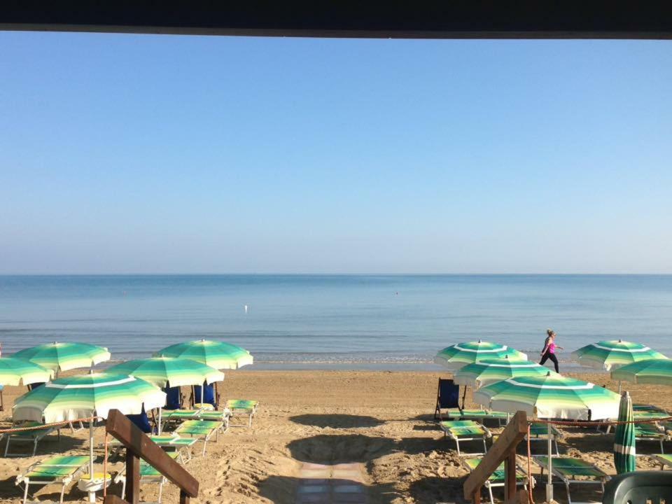 Centro Turistico La Perla Del Gargano Hotell Foce Varano Exteriör bild