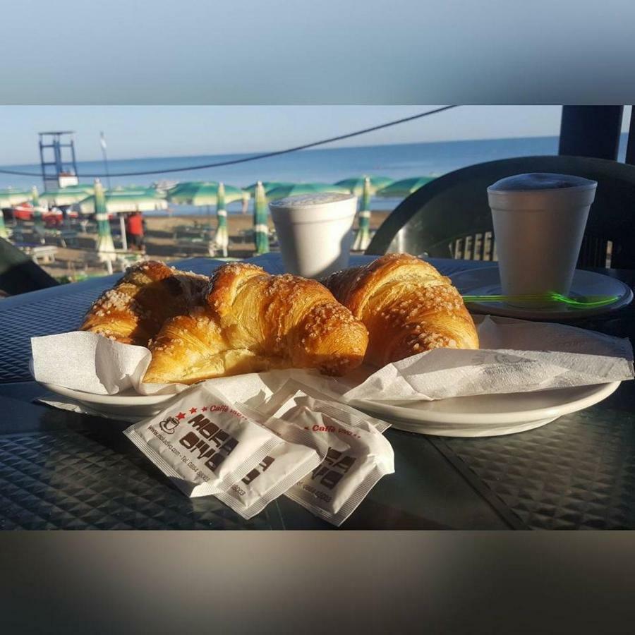 Centro Turistico La Perla Del Gargano Hotell Foce Varano Exteriör bild